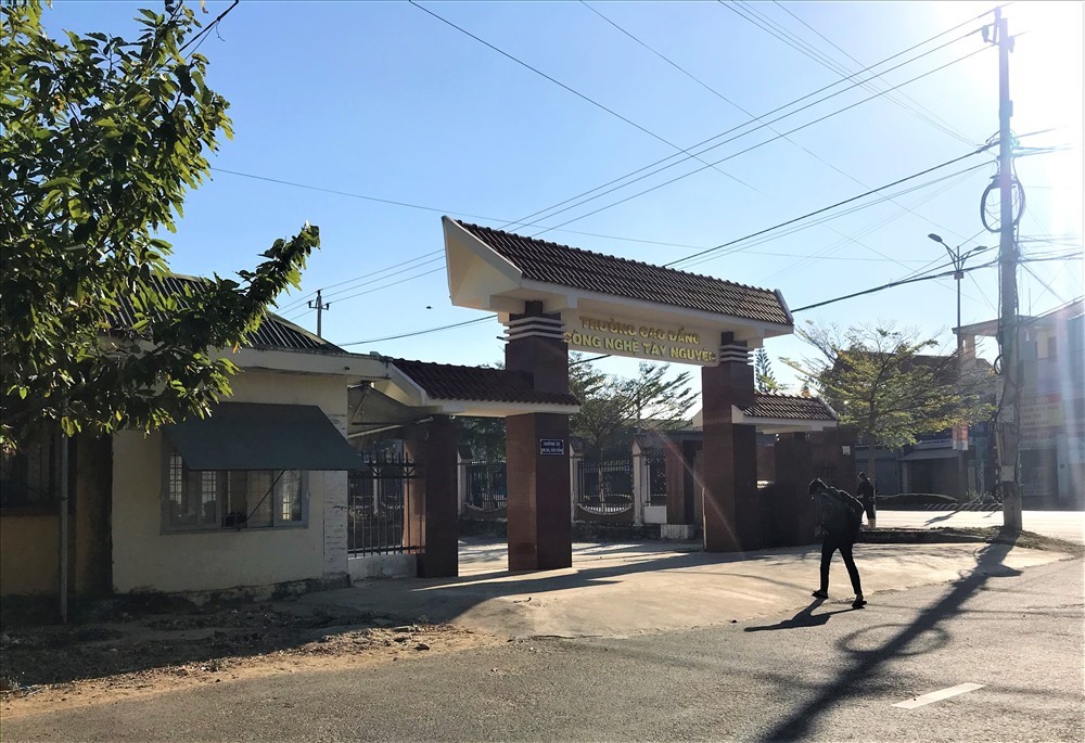 Trường Cao đẳng Công nghệ Tây Nguyên đang có khá đông sinh viên theo học. Ảnh; B.T