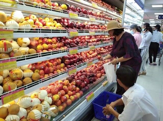 Ngoài việc tiêm phòng, vận động thể lực thì cũng cần có chế độ dinh dưỡng cho trẻ. Ảnh: AT