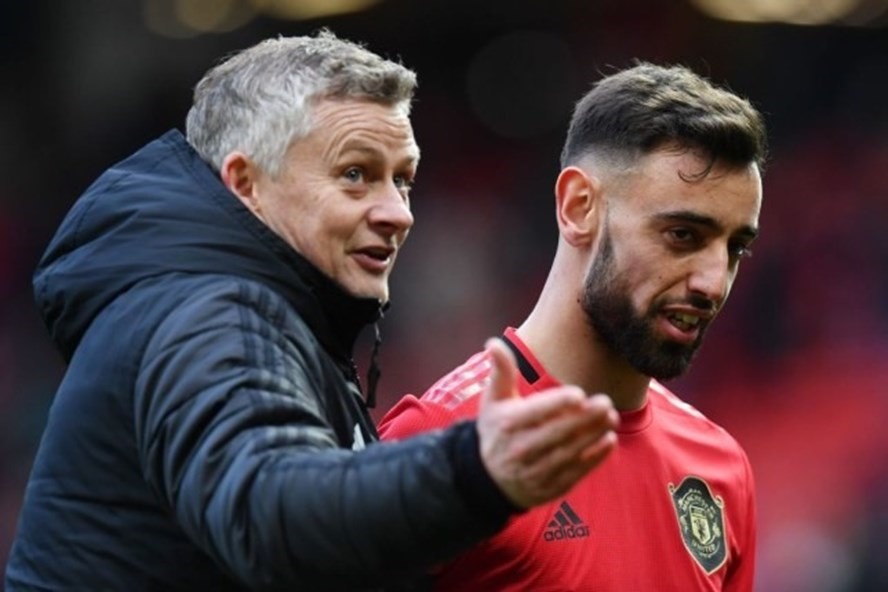 Huấn luyện viên Ole Gunnar Solskjaer và tân binh M.U Bruno Fernandes.