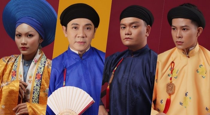 Các nghệ sĩ trong tạo hình cổ trang với chiếc áo dài cổ. Ảnh: T.L