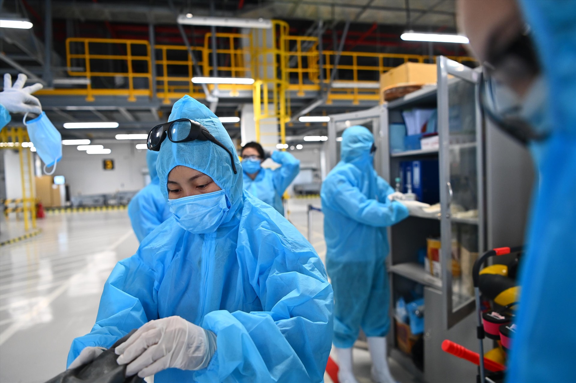 CBNV sân bay Vân Đồn luôn chuẩn bị sẵn sàng để đón chuyến bay.