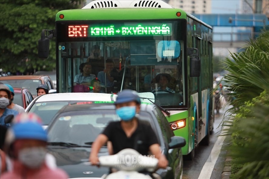 Xe buýt được tạm dừng hoạt động. Ảnh: Tô Thế