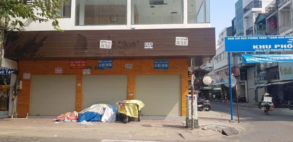 Một quán ẩm thực thương hiệu có tiếng vừa đóng cửa, trả lại mặt bằng do vắng khách. Ảnh: QT Một quán ẩm thực thương hiệu có tiếng vừa đóng cửa, trả lại mặt bằng do vắng khách. Ảnh: QT