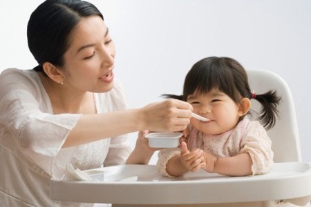 Chế độ dinh dưỡng là điều mà bố mẹ cần phải chuẩn bị đầy đủ.