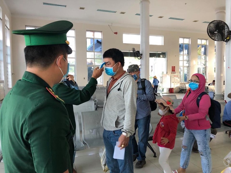 sars cov 2 ly son tam ngung don du khach nuoc ngoai