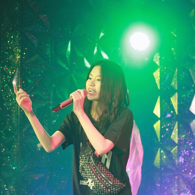 Pháo (tên thật Nguyễn Diệu Huyền, sinh năm 2003) hiện là học sinh lớp 11 tại Hà Nội.
