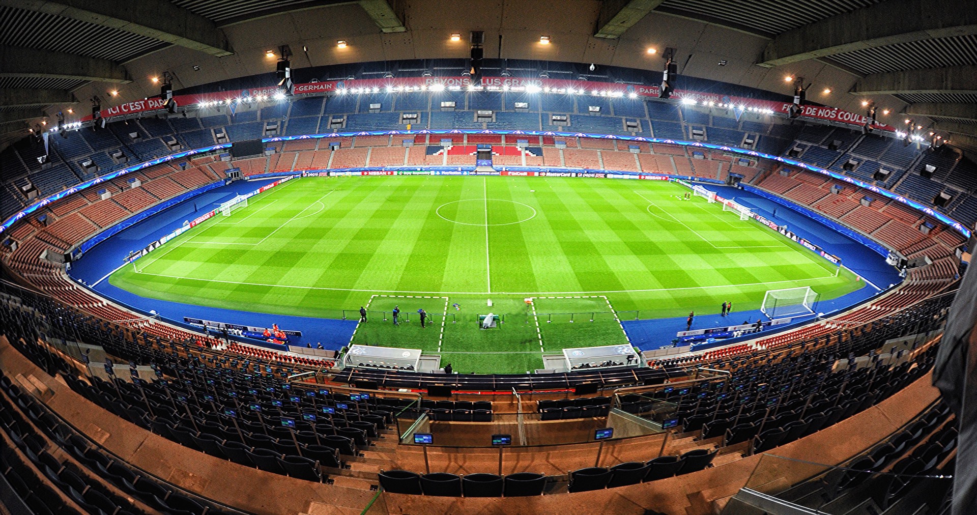 PSG khử trùng toàn bộ sân vận động Ảnh Wiki