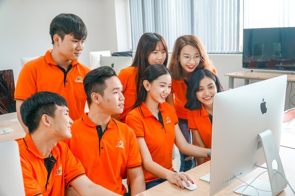 Chỉ những thí sinh Xếp hạng SchoolRank nằm trong TOP50 THPT 2020 (50% học sinh có năng lực tốt nhất mỗi năm) mới đủ điều kiện xét tuyển vào Trường ĐH FPT. Ảnh FPT Chỉ những thí sinh Xếp hạng SchoolRank nằm trong TOP50 THPT 2020 (50% học sinh có năng lực tốt nhất mỗi năm) mới đủ điều kiện xét tuyển vào Trường ĐH FPT. Ảnh FPT