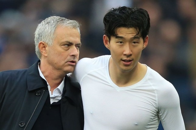 Mourinho và Son. Ảnh: Metro UK.