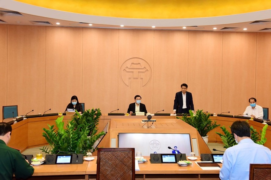 Chủ tịch UBND thành phố Hà Nội Nguyễn Đức Chung phát biểu tại cuộc họp Ban chỉ đạo phòng chống dịch COVID-19 thành phố Hà Nội chiều 10.4. 