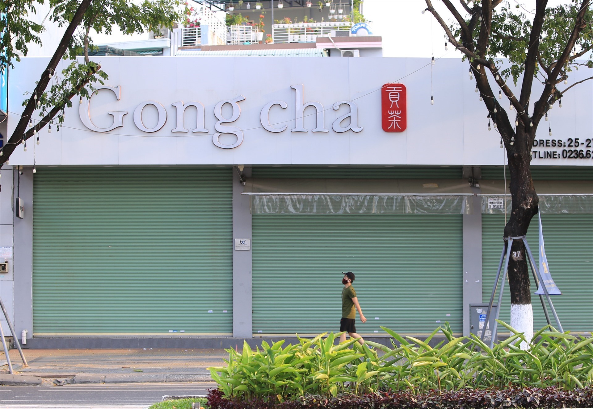Các hàng quán ở Đà Nẵng đóng cửa vì lệnh cấm. Ảnh Hoàng Văn Minh
