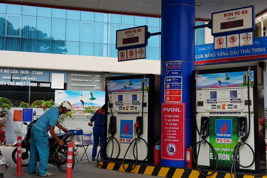 Bộ Công Thương đề xuất giảm thuế bảo vệ môi trường với xăng dầu. Ảnh minh họa: Cao Nguyên