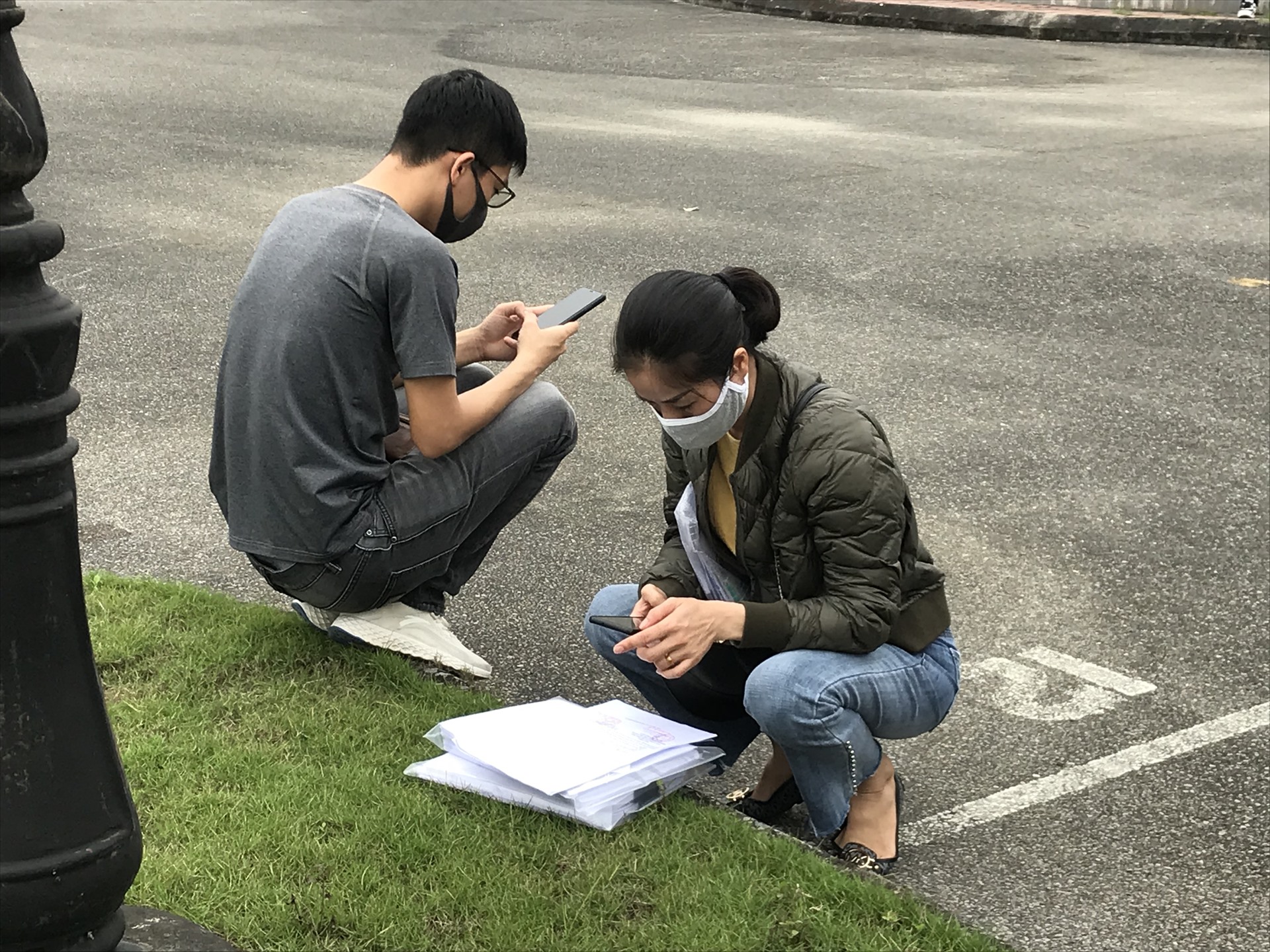 Nhiều doanh nghiệp “vật vờ” để hoàn thiện thủ tục cần thiết.