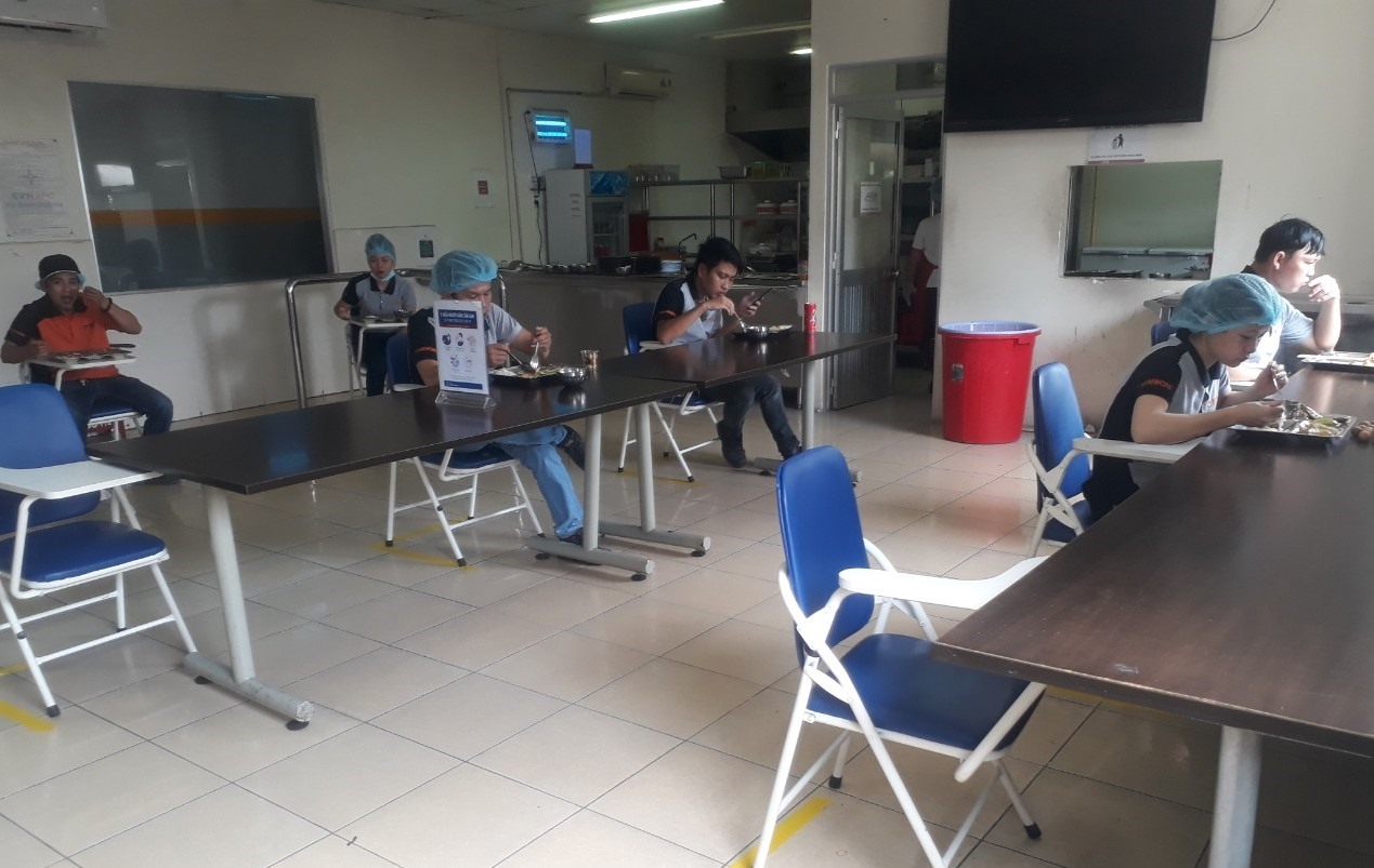 Khu nhà anh sạch sẽ giữ đúng khoảng cách.