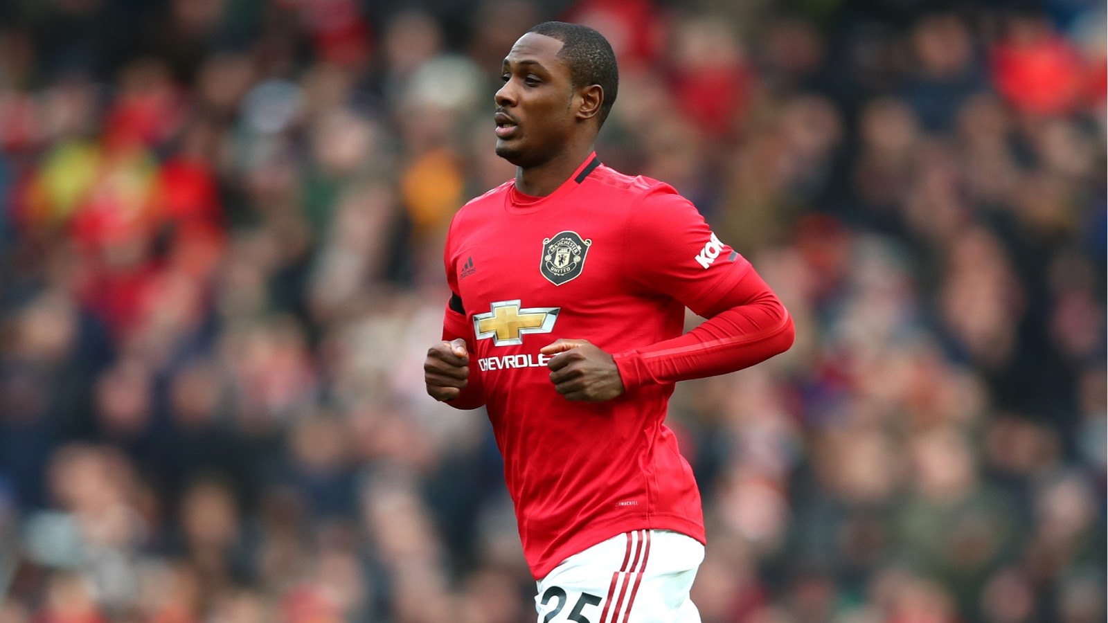 Tiền đạo Odion Ighalo gây ấn tượng mạnh với các cổ động viên M.U sau khi cập bến đội bóng bằng bản hợp đồng cho mượn.
