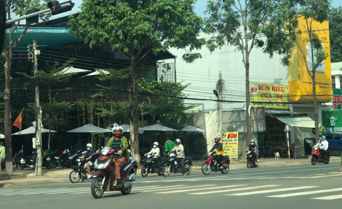 Các phương tiện giao thông công cộng vẫn chưa được hoạt động trở lại. Ảnh: Đình Trọng