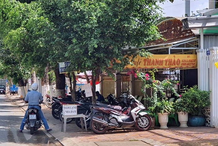 Nhiều quán cafe đã hoạt động trở lại (ảnh Nhật Hồ)