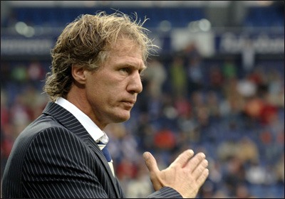 HLV Verbeek thẳng thắn đánh giá Văn Hậu không đủ sức thi đấu tại Australia lẫn Hà Lan. Ảnh: SC Heerenveen.
