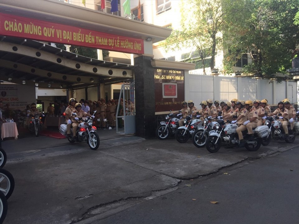 CSGT TPHCM sẽ ra quân trấn áp "quái xế" lợi dụng đường vắng đua xe trái phép. Ảnh: Huân Cao CSGT TPHCM sẽ ra quân trấn áp "quái xế" lợi dụng đường vắng đua xe trái phép. Ảnh: Huân Cao
