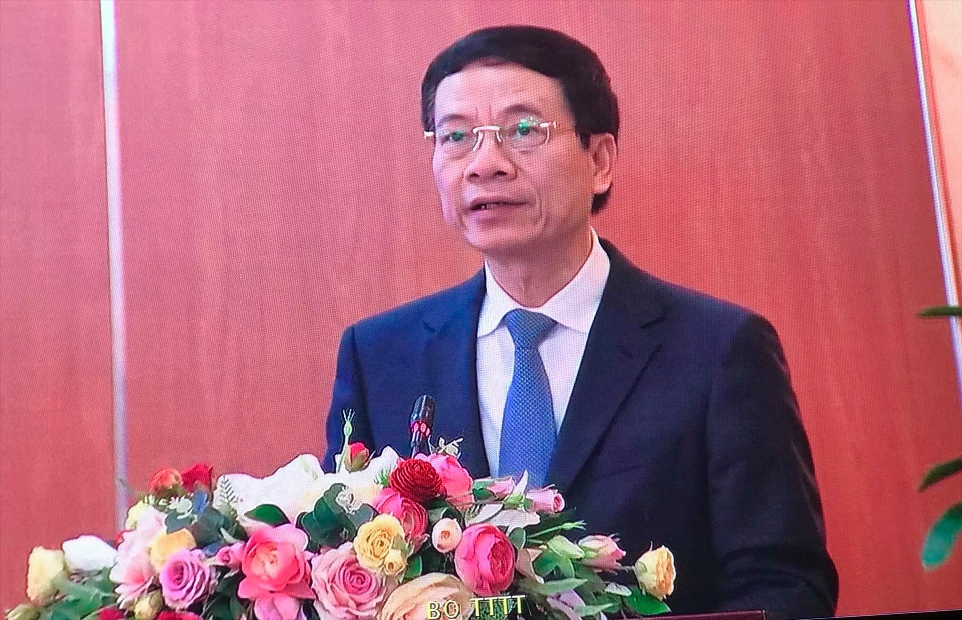 Bộ trưởng Bộ Thông tin và Truyền thông phát biểu tại buổi lễ khai mạc. Ảnh chụp màn hình cuộc họp trực tuyến từ phòng báo chí- Bộ Thông tin và Truyền thông. Ảnh: Thùy Linh