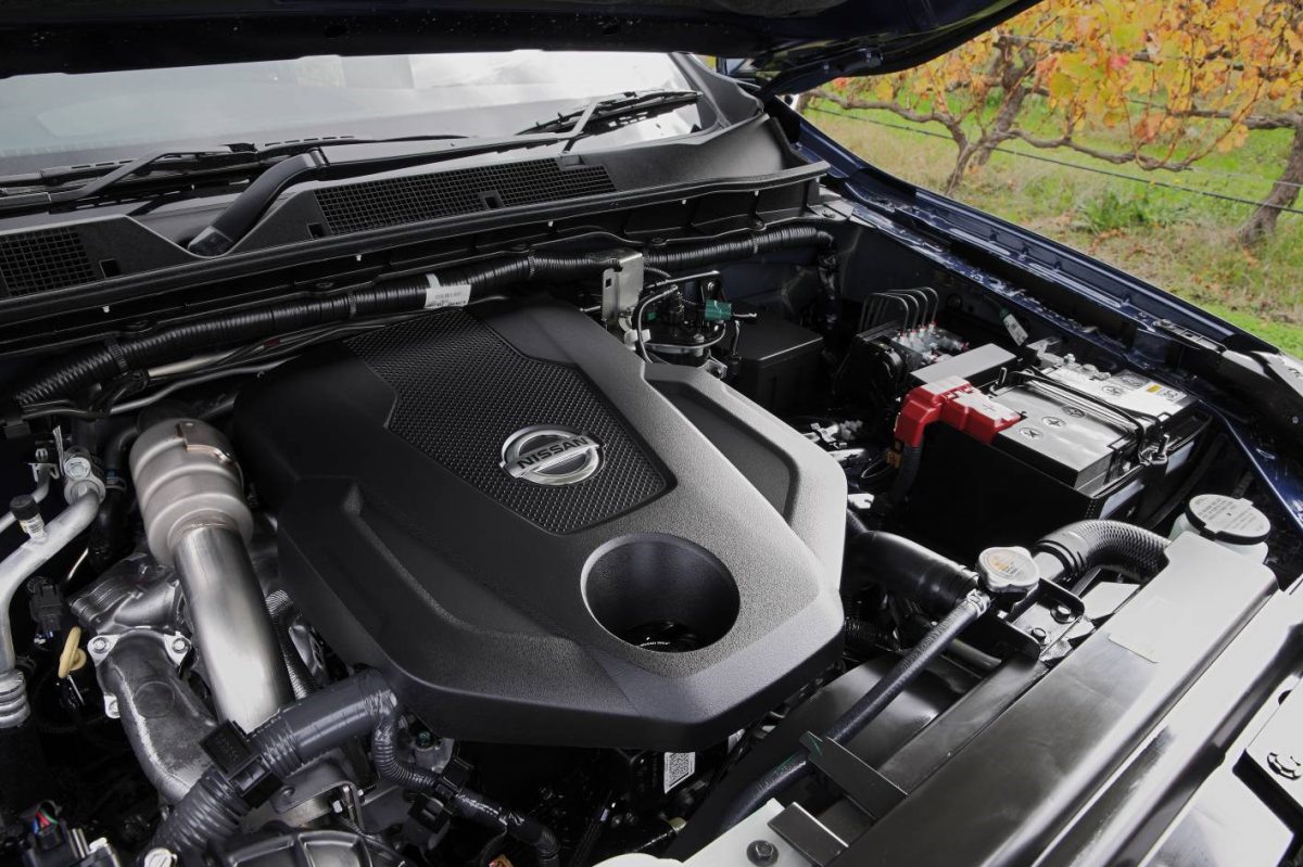 Kiểm tra ắc quy xe thường xuyên. Ảnh; Nissan Việt Nam