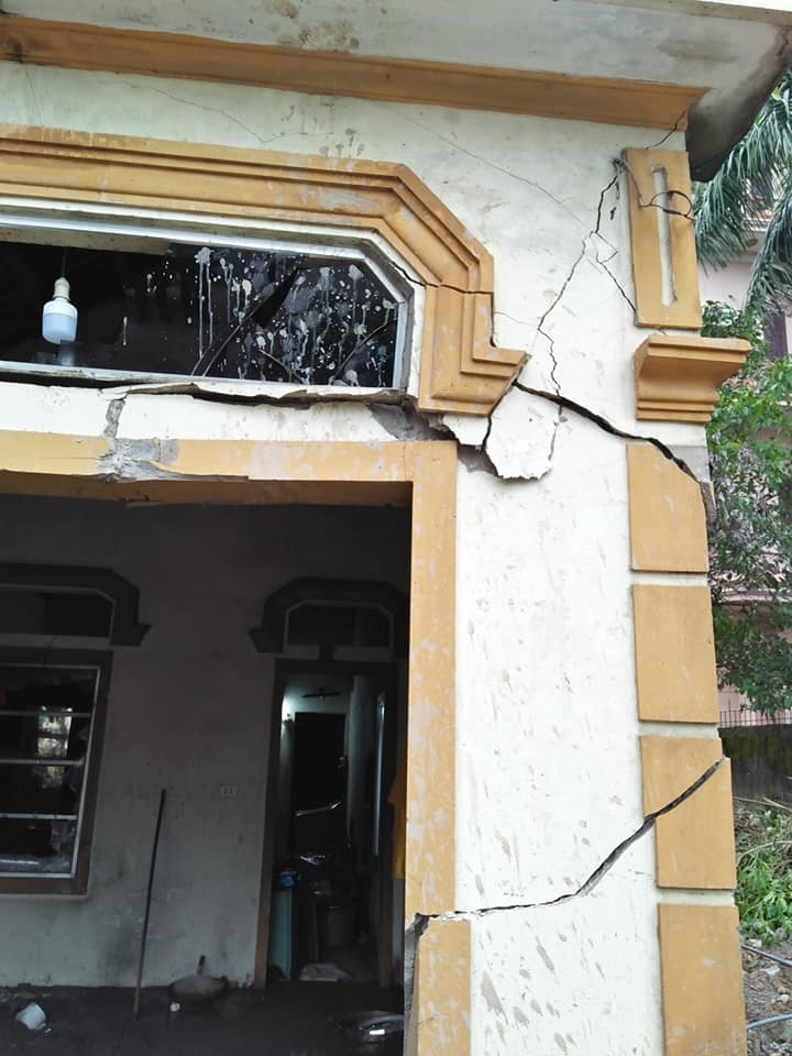 Căn nhà của bà Hựu bị hư hỏng nặng sau khi bị ông Tâm phá lần 1. Ảnh: PV