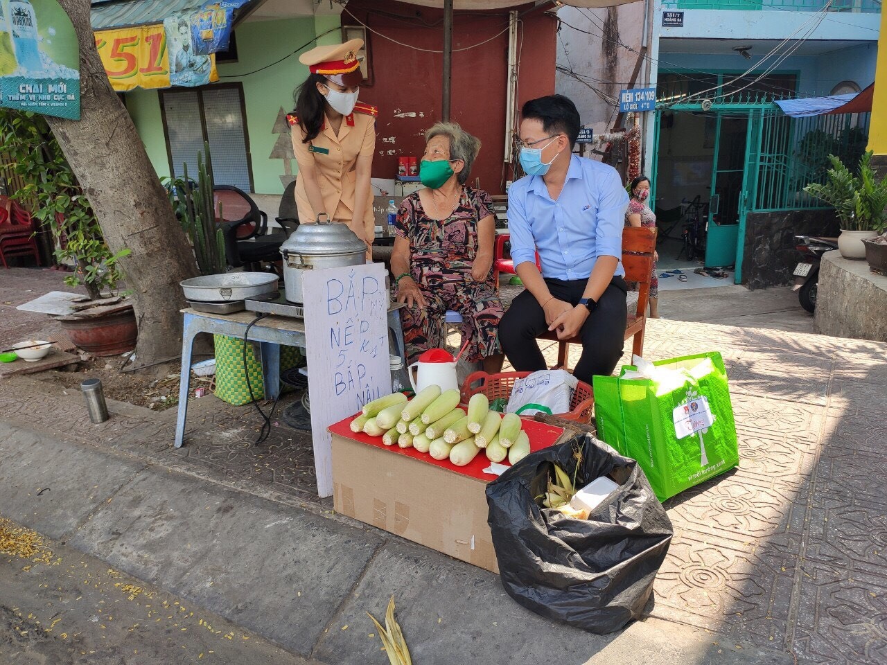 Nhiều phần quà ý nghĩa