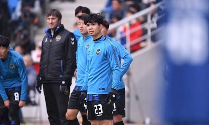 Công Phượng chỉ trụ lại được nửa mùa ở Incheon United, sau đó anh chuyển sang Sint Truidense (Bỉ). Ảnh: Incheon United.