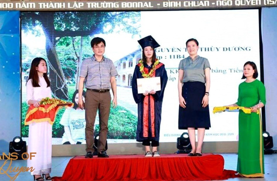 Nguyễn Thị Thùy Dương hiện đang học lớp tài năng trường THPT Ngô Quyền. Ảnh Nhân vật cung cấp