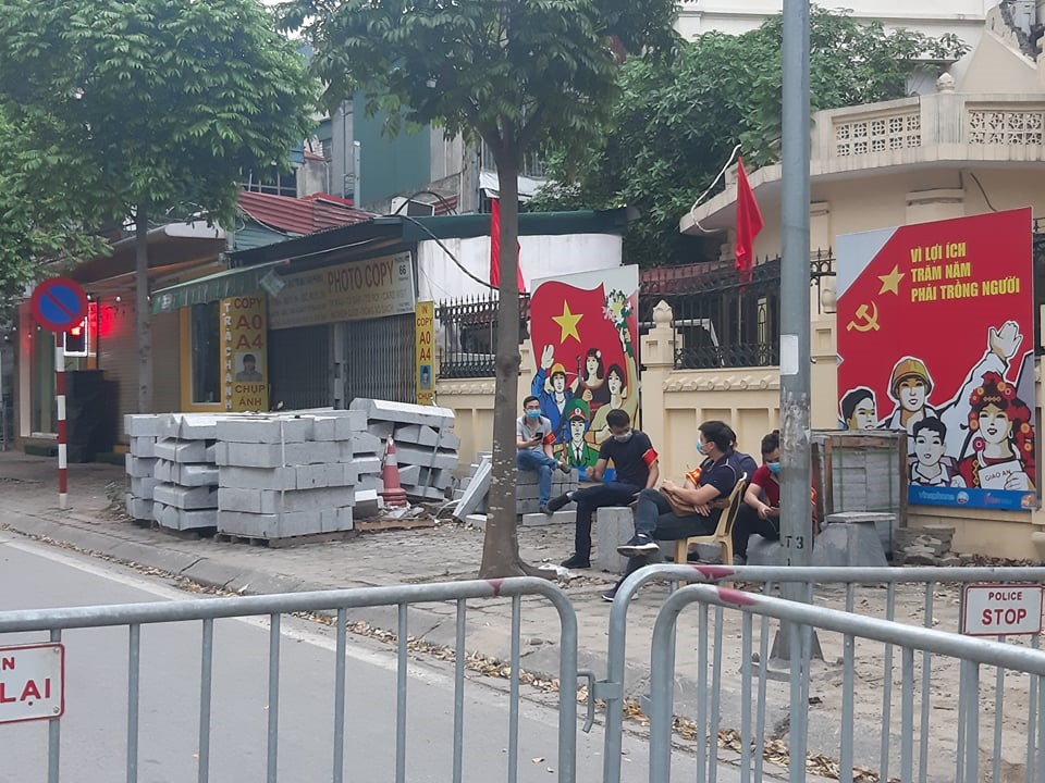 Trước đó, UBND quận Ba Đình đã có văn bản xin ý kiến Sở Xây dựng Hà Nội về biện pháp, dự toán kinh phí phá dỡ do Công ty cổ phần đầu tư xây dựng dân dụng Bắc Nam lập.