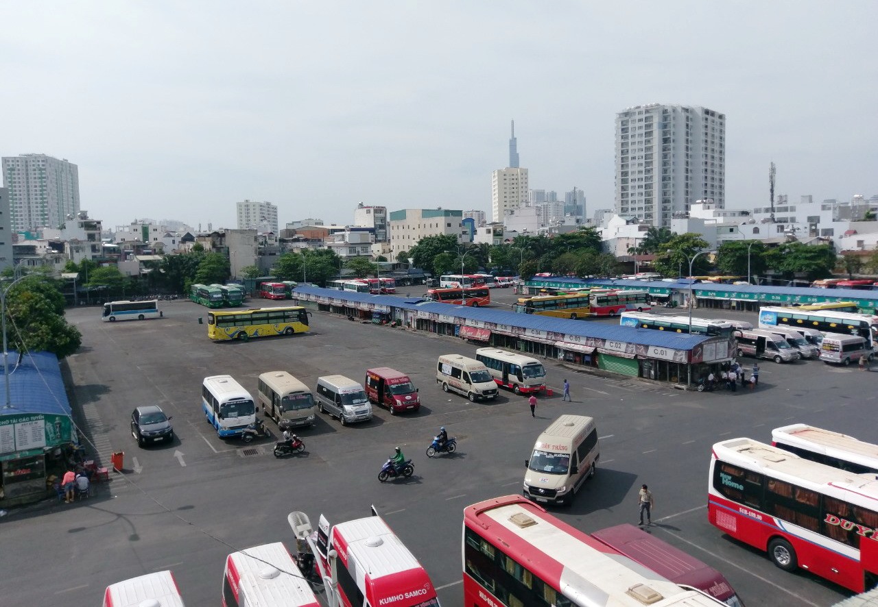 Dự báo dịp lễ 30.4 năm nay, lượng khách đi lại ở các bến xe TPHCM không tăng nhiều. Ảnh: Minh Quân
