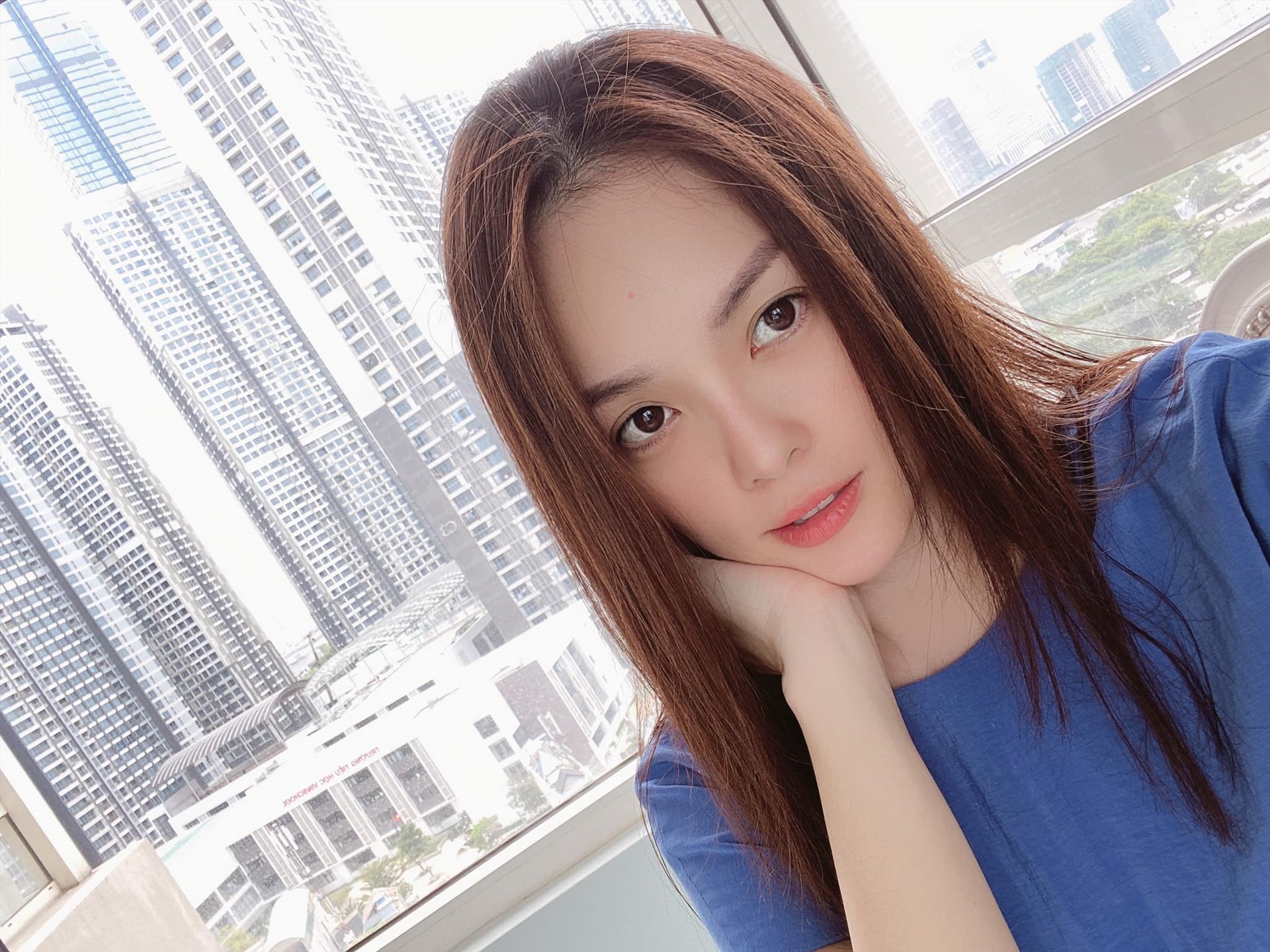 Nữ diễn viên giành nhiều thời gian nấu ăn trong đợt nghỉ dịch. Ảnh: Dương Cẩm Lynh.