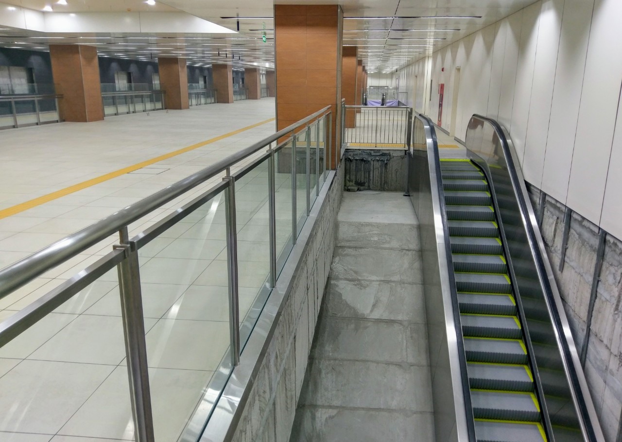 Ga Nhà hát TP HCM (quận 1) - là một trong 2 nhà ga thuộc gói thầu CP1b của dự án tuyến metro số 1 (Bến Thành - Suối Tiên). Nhà ga này nối ngầm tới ga Ba Son thuộc gói thầu nêu trên, với chiều dài ngầm 190 m và rộng 26 m. Ảnh: Minh Quân