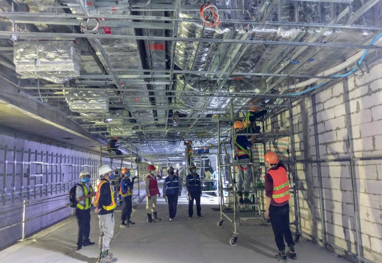 Ban quản lý đường sắt đô thị TPHCM cho biết sẽ tiếp tục tăng tốc thi công các hạng mục tiếp theo như: lắp đặt hệ thống đường ray, hệ thống cơ điện, thông tin tín hiệu ... Ảnh: Minh Quân