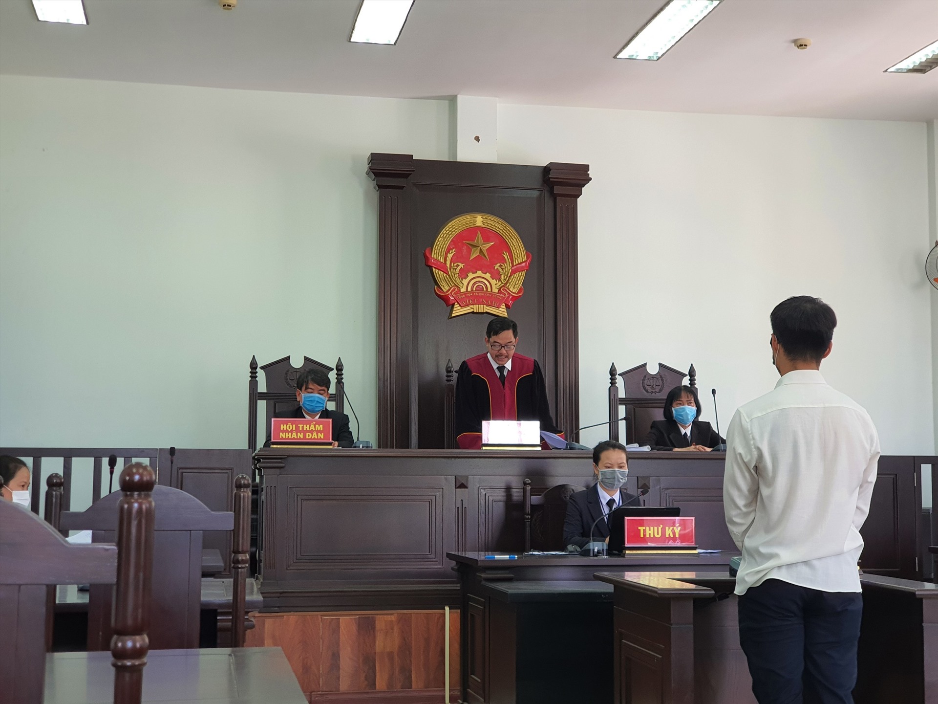 Hội đồng xét xử tuyên án. Ảnh: Đình Trường.