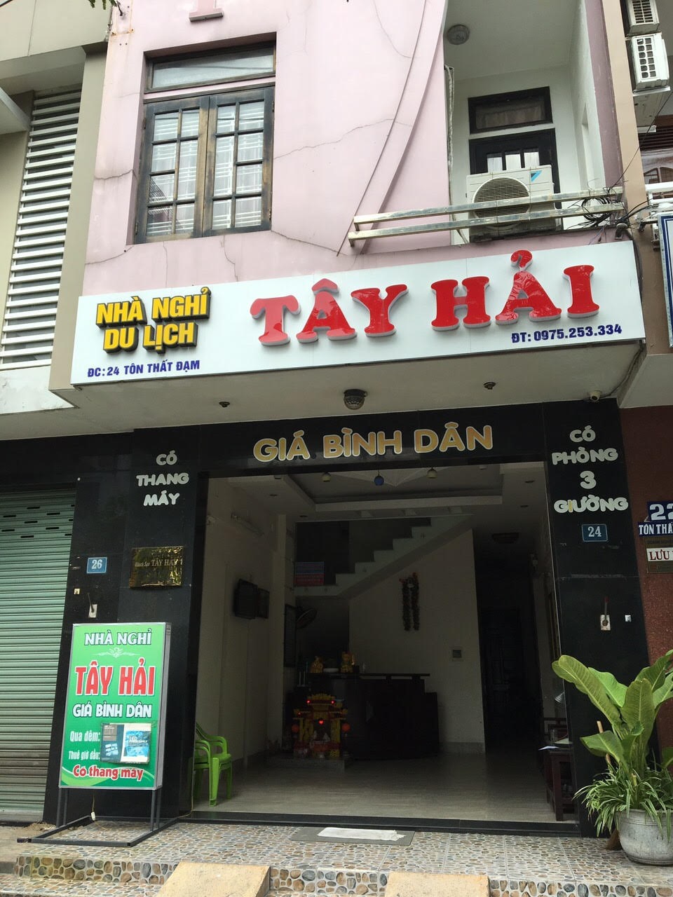 Khách sạn Tây Hải không một bóng người. Ảnh: Tường Minh