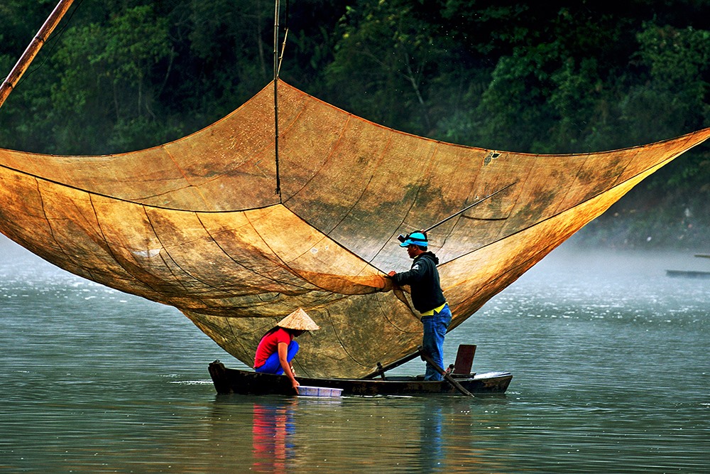 Sương sớm hồ Tuyền Lâm.