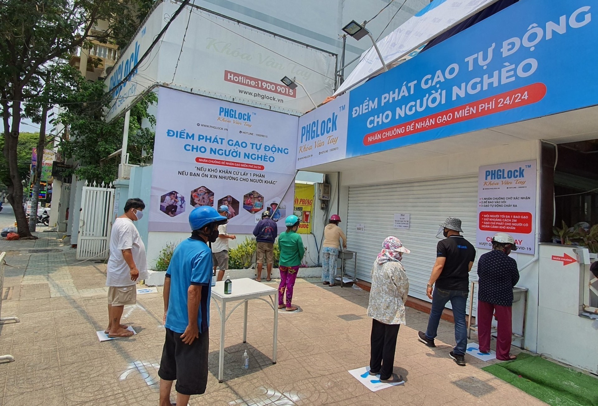 Mô hình ATM gạo khởi nguồn tại TPHCM. Ảnh: Trí Minh.