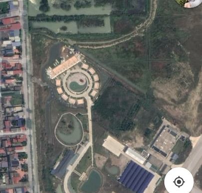 Lối đi hình đường lưỡi bò bao quanh hồ nước hình bát quái tại Khu công nghiệp An Dương. Ảnh google maps