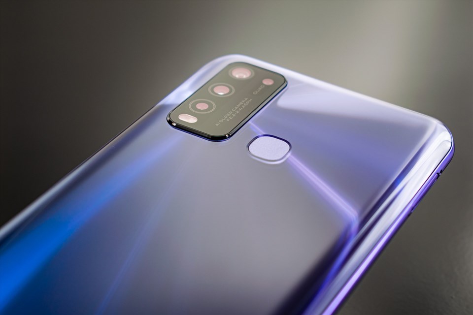 Vivo Y50 màn hình nốt ruồi ra mắt cùng đại sứ Quang Hải Vivo Y50 màn hình nốt ruồi ra mắt cùng đại sứ Quang Hải