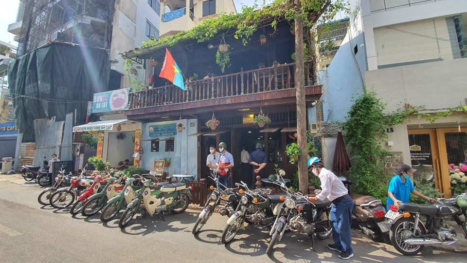 Tour du lịch "Theo dấu chân Biệt động Sài Gòn" - Ảnh Anh Tú Tour du lịch "Theo dấu chân Biệt động Sài Gòn" - Ảnh Anh Tú