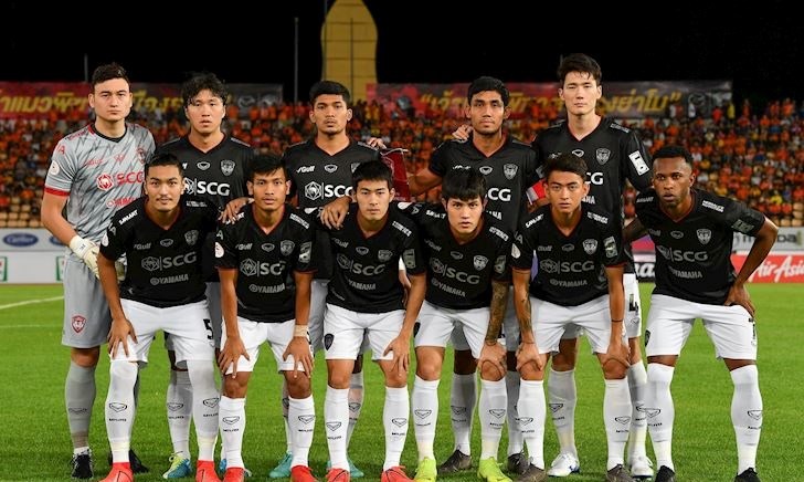Muangthong United có truyền thống bán ngôi sao, nên 1 cầu thủ có giá cao như Đặng Văn Lâm hoàn toàn có thể được đem ra chuyển nhượng sớm. Ảnh: MUTD.