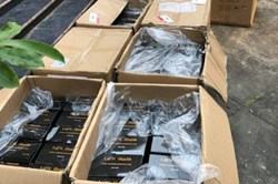 Gửi khẩu trang từ thiện cho người nghèo, nhận hàng hao hụt hơn 4.000 chiếc