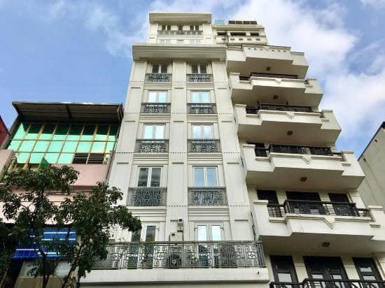 Khách sạn của anh Vinh nằm ở vị trí đắc địa trên phố cổ.