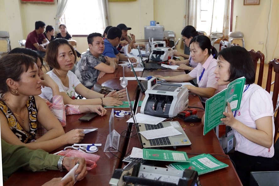 Hà Nội sẽ ủy thác 650 tỉ đồng qua NHCSXH TP để cho người nghèo vay vốn vượt khó. (Hình ảnh chụp trước ngày 01.4.2020)