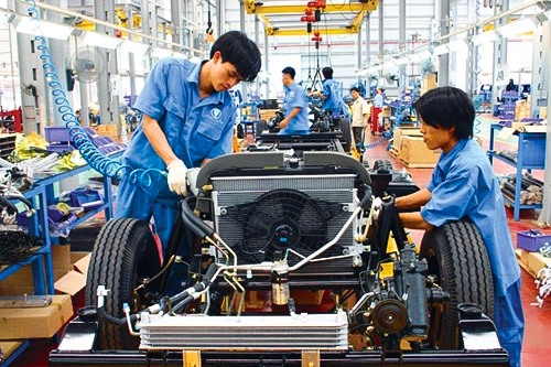 Nhu cầu mua xe hơi giảm sâu đang khiến tỷ lệ tồn kho của các hãng xe tăng cao. Nhiều hãng đang phải đối diện với thách thức: giảm giá xe, chịu tổn thất doanh số hoặc phải cắt giảm nhân công, thậm chí dừng sản xuất. Ảnh: ST