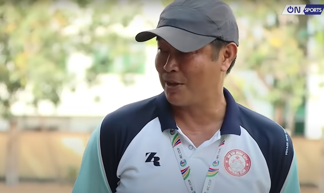 Huấn luyện viên Trần Minh Chiến và sự cẩu thả về hình ảnh. Ảnh cắt từ video