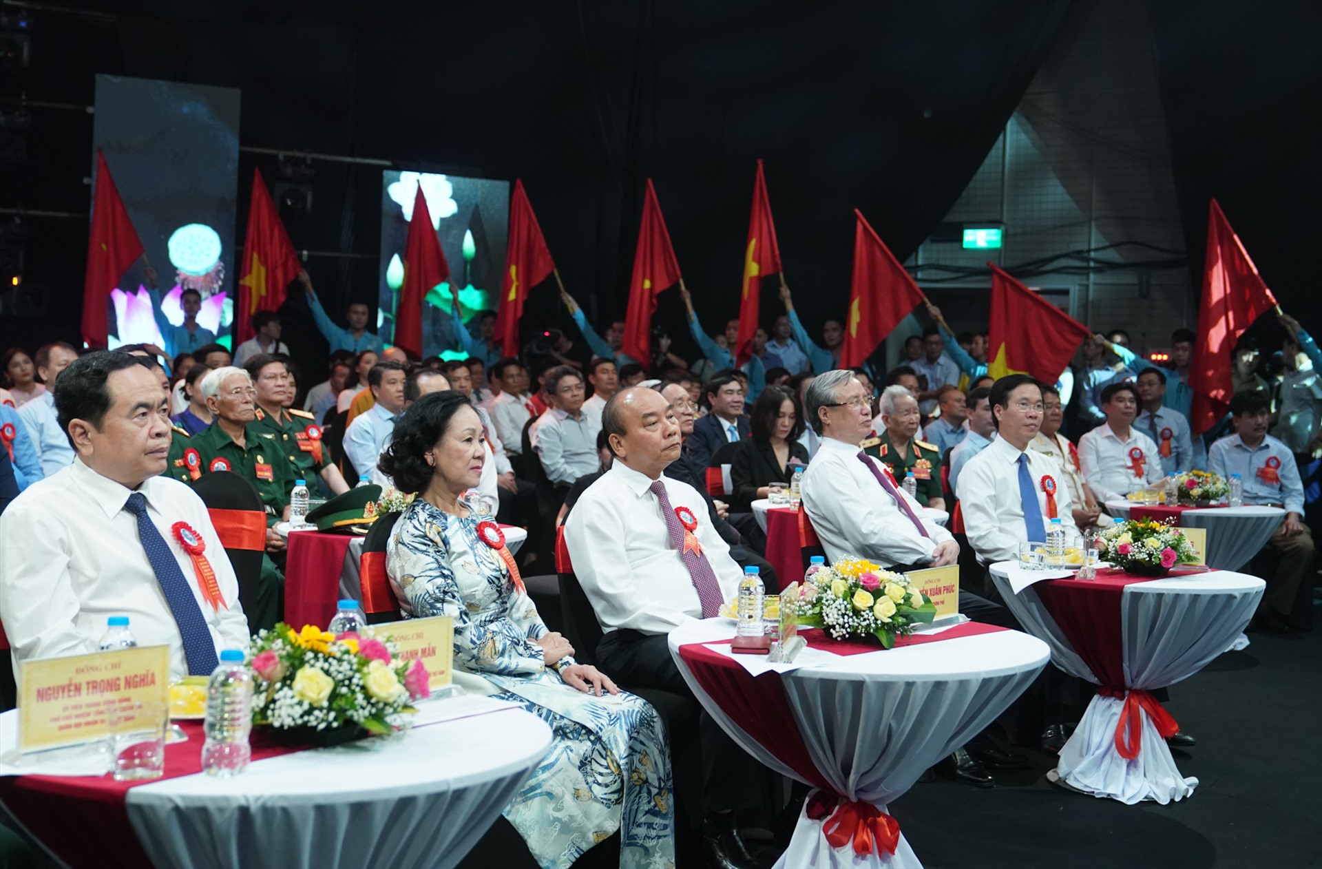 Các vị đại biểu tham dự chương trình. Ảnh Quang Hiếu.