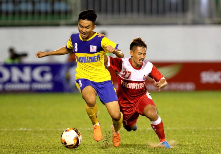 Cầu thủ U21 Đồng Tháp (áo vàng) tại giải U21 Quốc gia 2019. Ảnh: VFF
