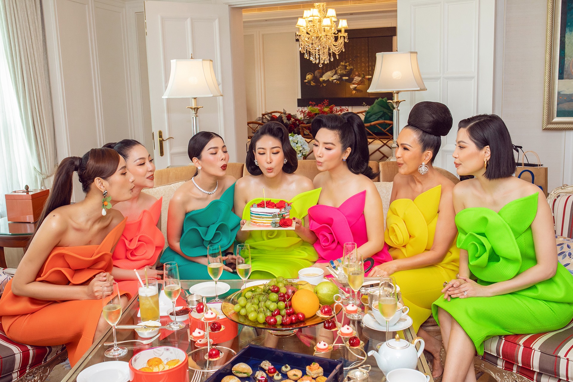 Dàn mỹ nhân Việt hội ngộ mừng tuổi mới của Hoa hậu Hà Kiều Anh. Ảnh: Linh Phạm, Bảo Trần.